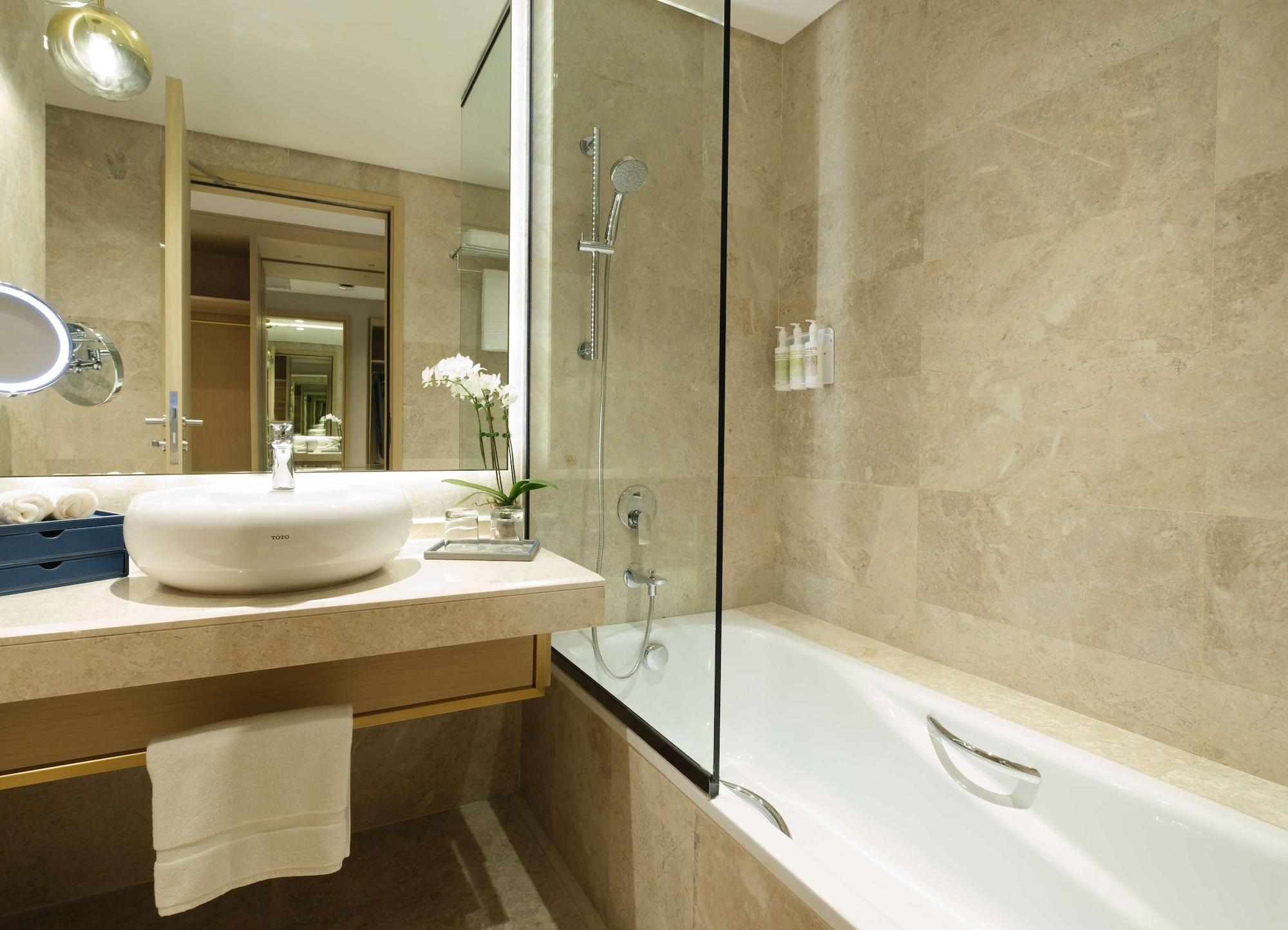 Maani Muscat Hotel & Suites Luaran gambar